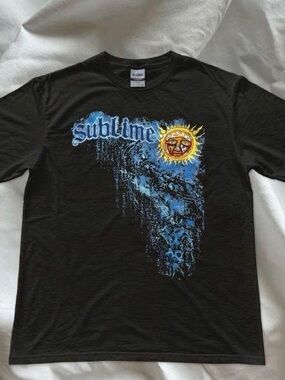 Retro Sun Face Graphic Gildan Tshirt Black Aesthetic Tee